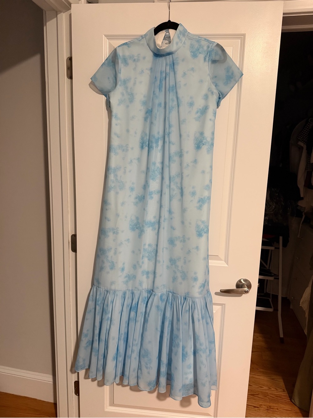 *NEW* Light Blue Formal Short Sleeve Dress - size 8